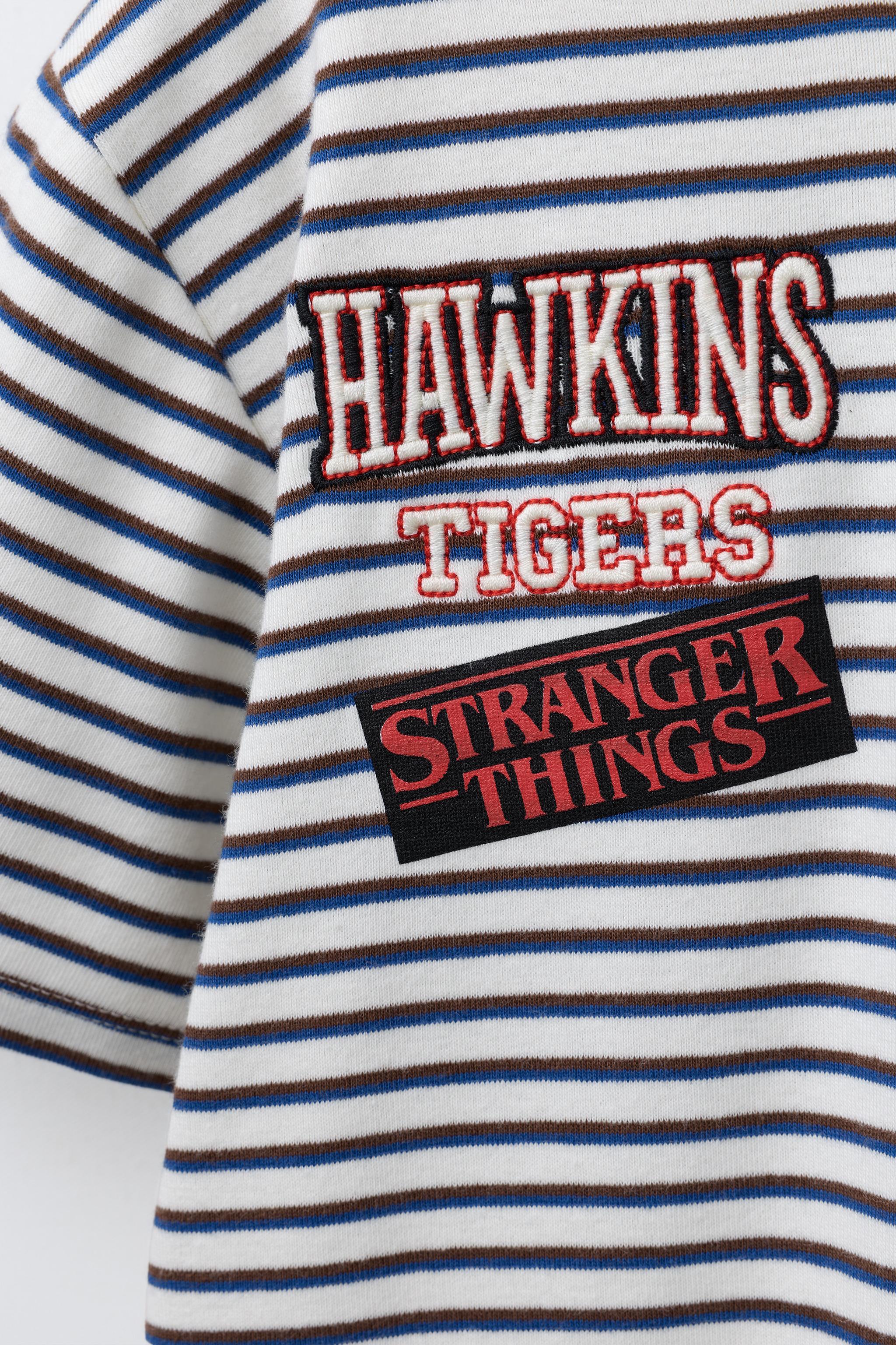 T-SHIRT À RAYURES STRANGER THINGS © NETFLIX
